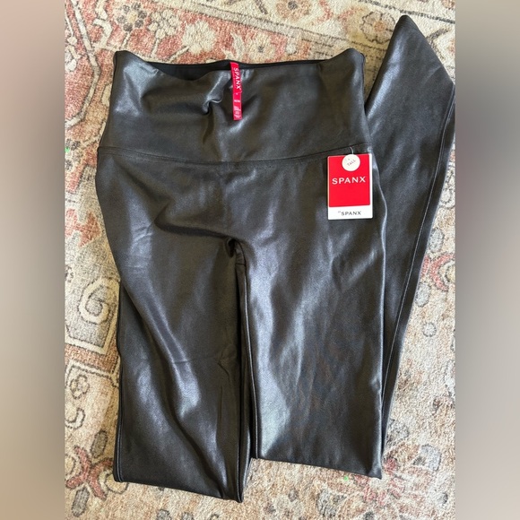 NWT SPANX Faux Leather Leggings - Picture 1 of 4